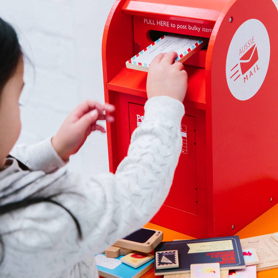 ICONIC WOODEN POST BOX