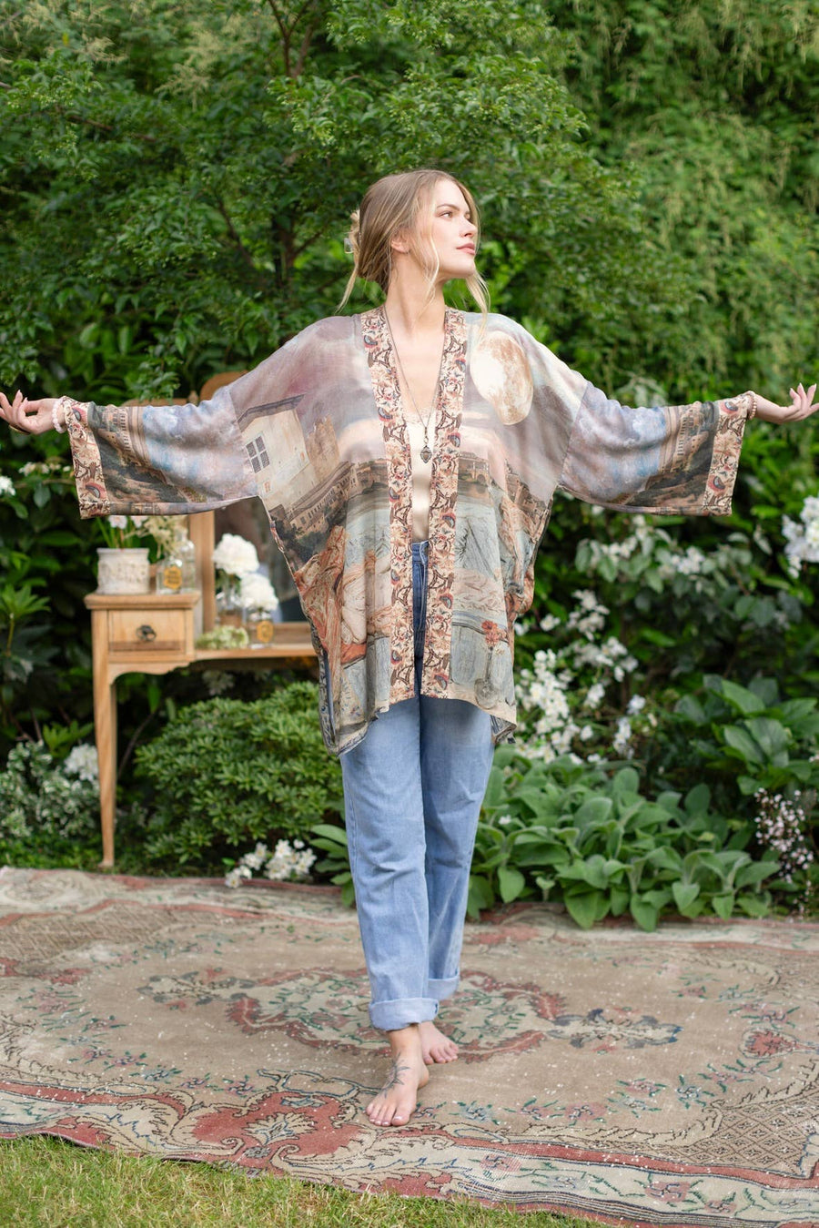 Imaginarium Matinée Kimono mid-length