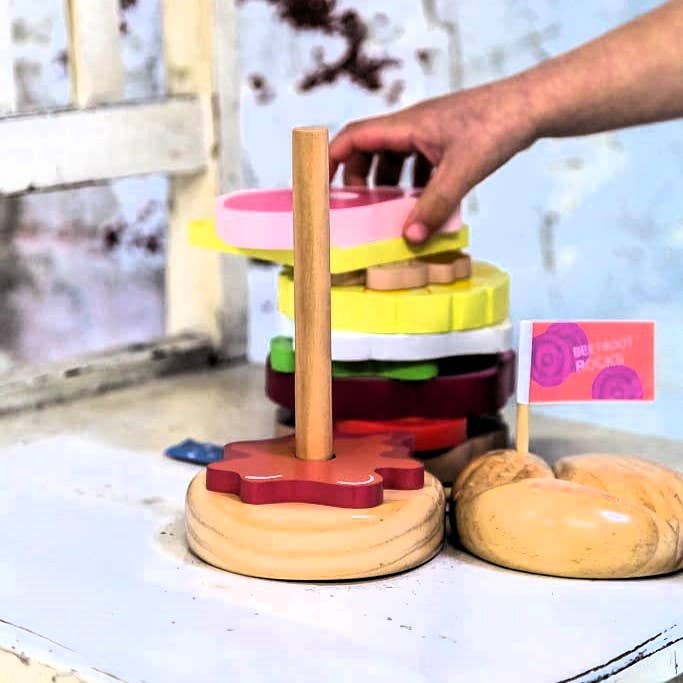 ICONIC WOODEN TOY - STACKING BURGER