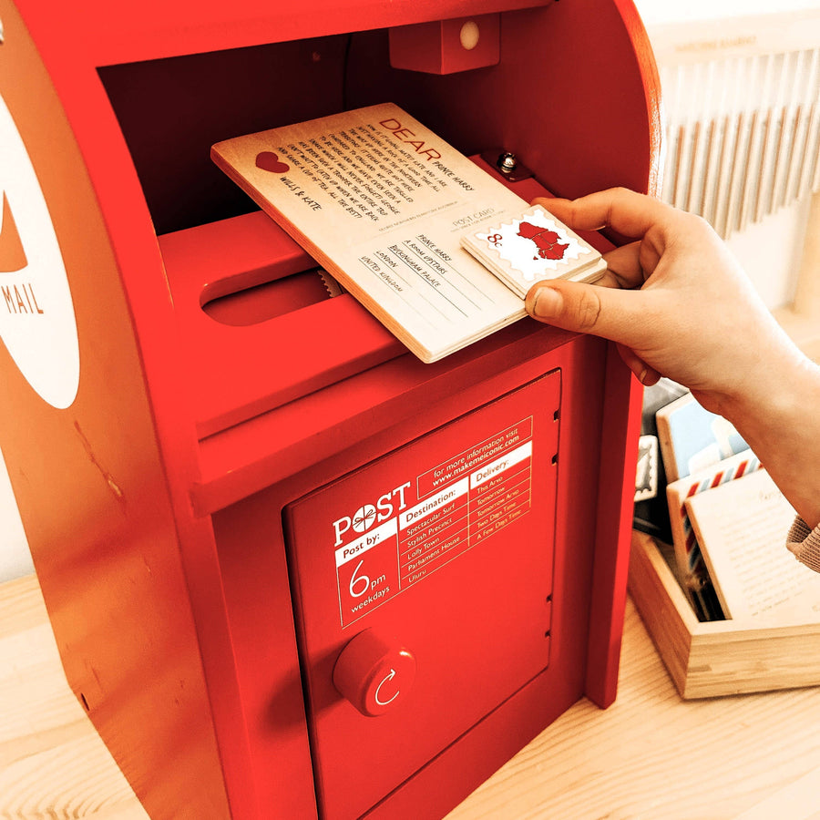 ICONIC WOODEN POST BOX