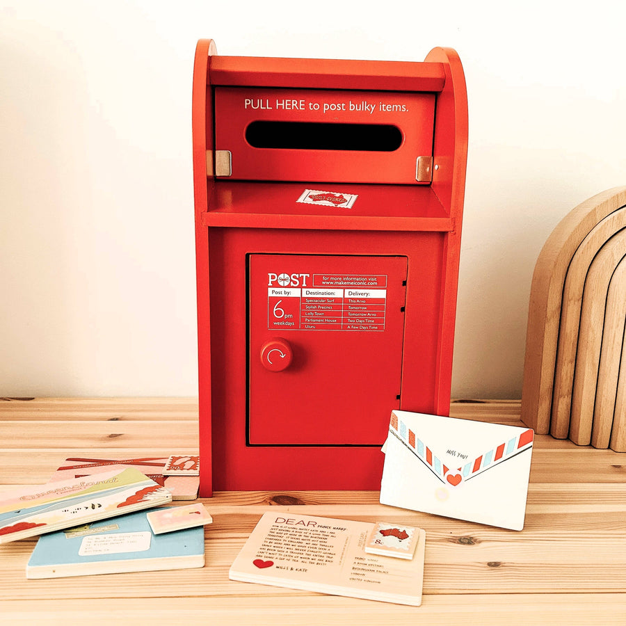 ICONIC WOODEN POST BOX