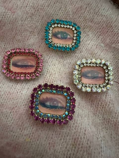 Appl of My Eye Brooch - Twitchers Emporium Store