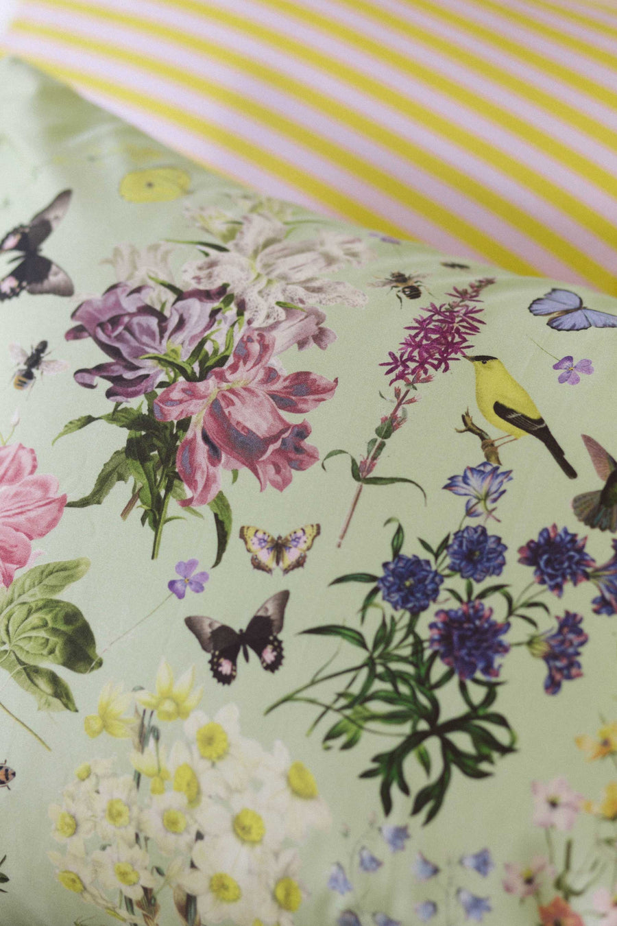 Busy Garden Pillowcase Set