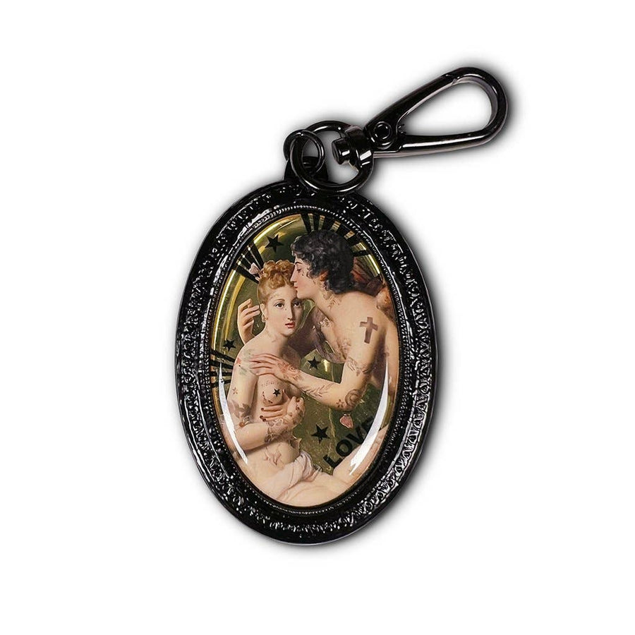 PSYCHE AND CUPID BLACK KEYCHAIN